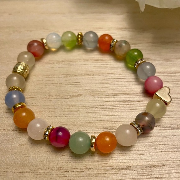 Rainbow Multi Colored Agate Gemstone bracelet, heart charm, stretch - Picture 3 of 6
